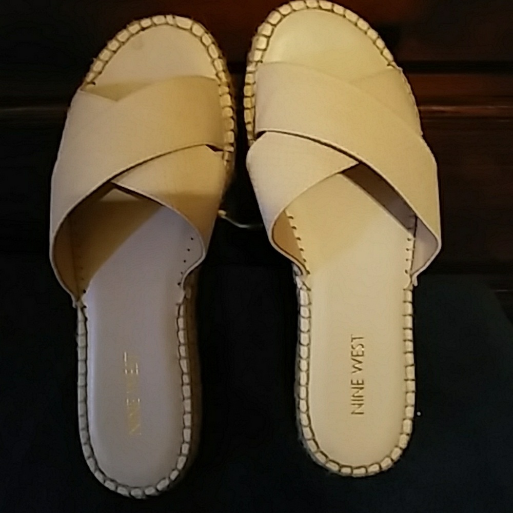 8.5 Nine West cream colored